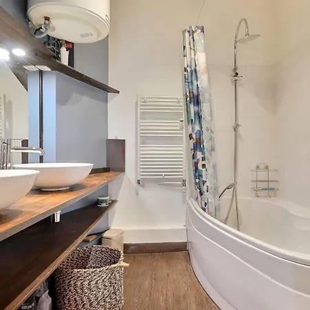 Premium Two-bedroom With Balcony And Secure Parking 6th