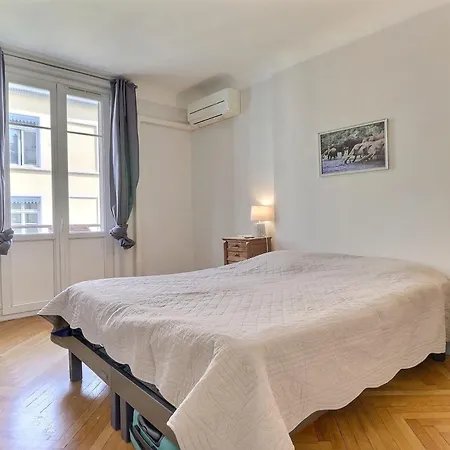 Premium Two-bedroom With Balcony And Secure Parking 6th Λυών